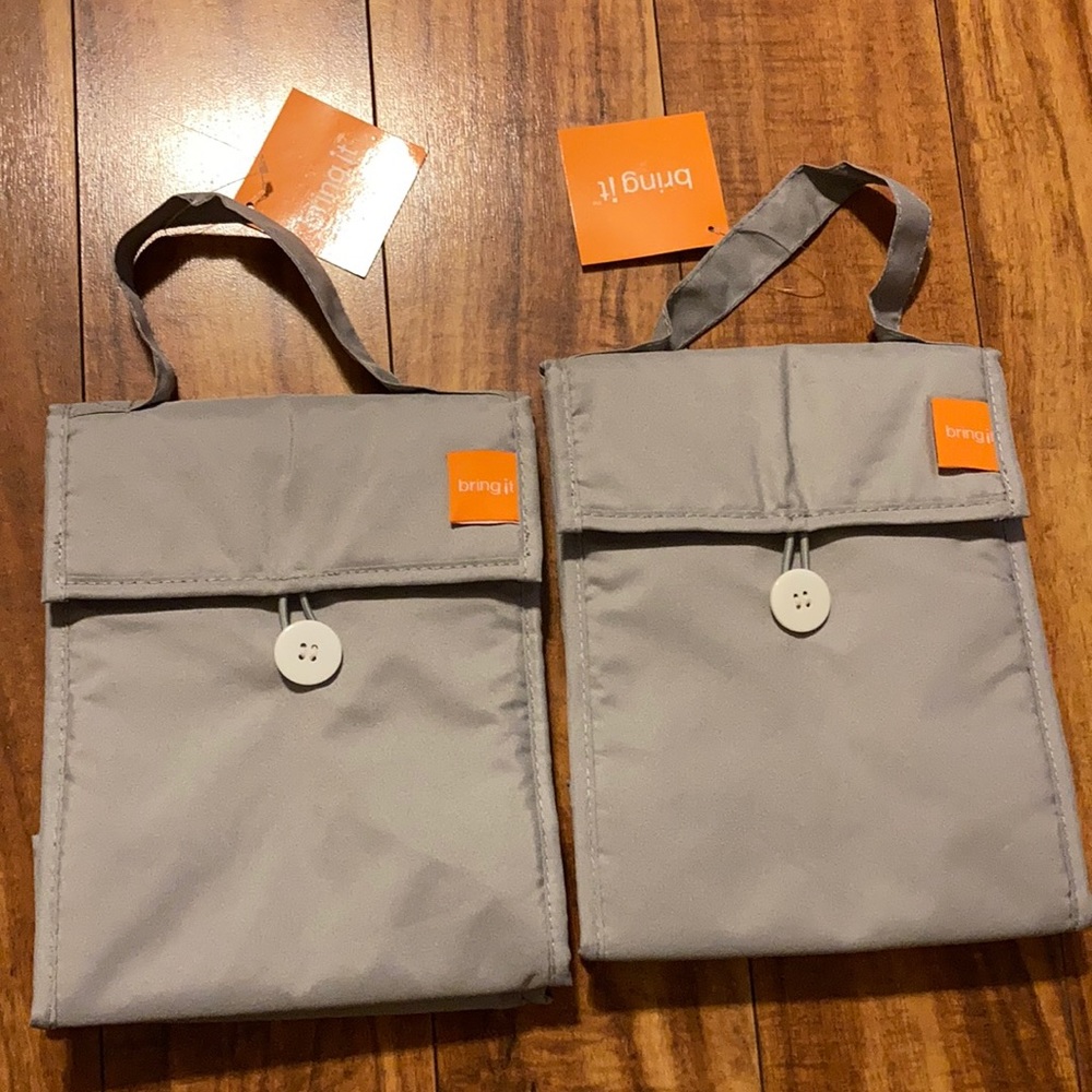 Set of two gray insulated lunchboxes